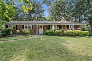 7 Rolling Brook Court Clifton Park, NY 12065