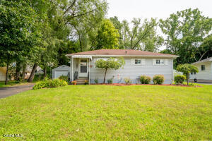 6 Huckleberry Lane Albany, NY 12205