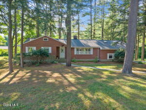 4 Acorn Drive Burnt Hills, NY 12027