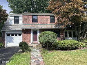 25 Buckingham Drive Albany, NY 12208