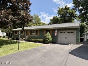8 Birchwood Drive Clifton Park, NY 12065