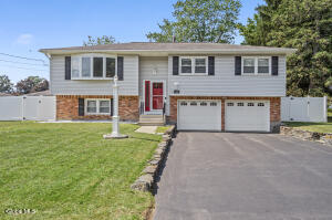 11 Driftwood Drive Albany, NY 12205