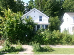 17 Hamilton Avenue Corinth, NY 12822
