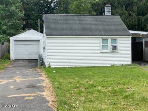 110 Nutwood Avenue Schenectady, NY 12304