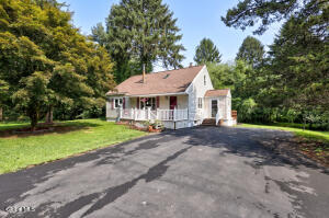 69 Ray Road Rexford, NY 12148