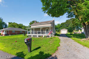 7 Colonial Road Stillwater, NY 12170