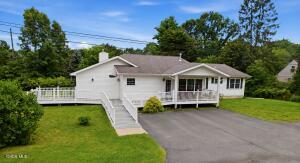 11 Denver Drive West Sand Lake, NY 12196