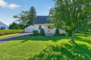 38 Pawling Avenue Mechanicville, NY 12118
