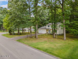 18 Pinehollow Drive Ballston Spa, NY 12020