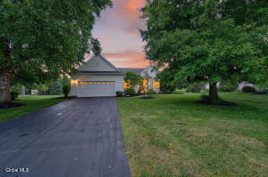 12 Danbury Court Clifton Park, NY 12065