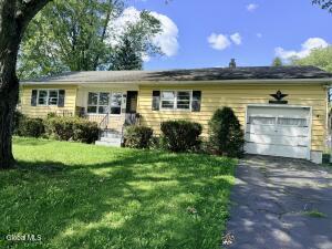 5 Blue Creek Lane Colonie, NY 12110