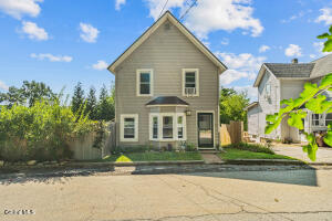 22 Covell Avenue Saratoga Springs, NY 12866