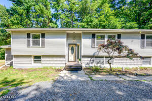 140 Turner Road, Troy, NY 12182