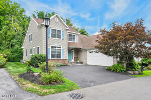7 Tennyson Cmn, Slingerlands, NY 12159