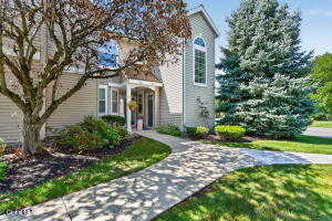 4806 S Foxwood Drive, Clifton Park, NY 12065