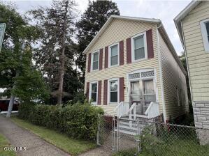889 5th Avenue, Troy, NY 12182