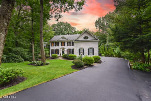 11 Wildwood Court, Clifton Park, NY 12065
