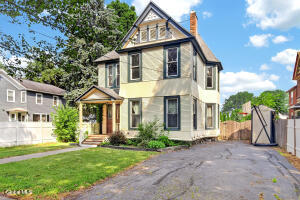 18 Grove Street Baldwinsville, NY 13027