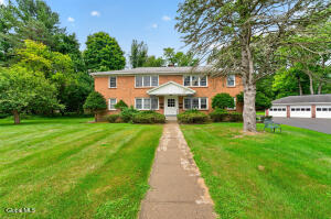 11 Kensington Court, Delmar, NY 12054