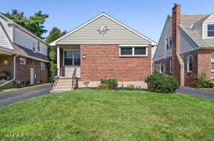 42 Betwood Street Albany, NY 12209