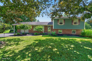 137 Mammoth Spring Road, Wynantskill, NY 12198