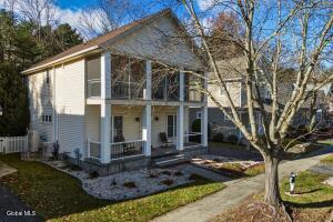 15 Thoroughbred Drive, Saratoga Springs, NY 12866