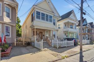 825 Lincoln Avenue, Schenectady, NY 12307