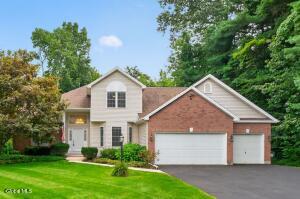 12 Four Leaf Manor Clifton Park, NY 12148