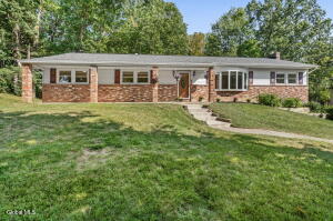 26 Appletree Lane Clifton Park, NY 12065