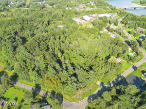 7 Woodin Road, Halfmoon, NY 12065