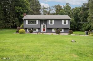 39 Hicks Road, Queensbury, NY 12804