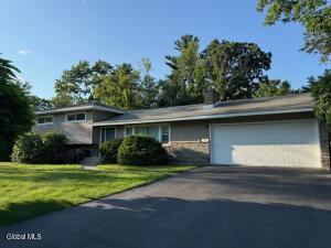 112 Glenhill Drive Schenectady, NY 12302