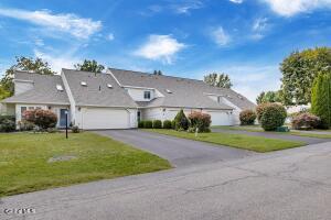 4 Rusfield Drive Glenmont, NY 12077