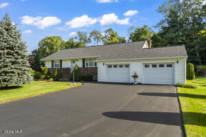 1046 Gates Drive Schenectady, NY 12306