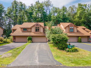 4022 Georgetown Square Schenectady, NY 12303