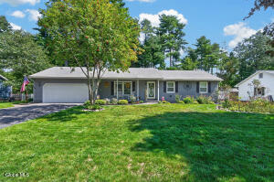17 Crownwood Lane Queensbury, NY 12804