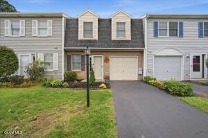 31 Bridgewood Lane Watervliet, NY 12189