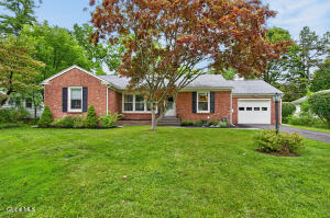 21 Park Place Delmar, NY 12054
