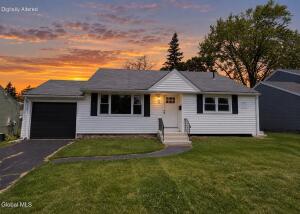 9 Dover Drive Latham, NY 12110