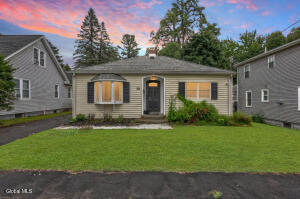 58 Frederick Avenue Colonie, NY 12205
