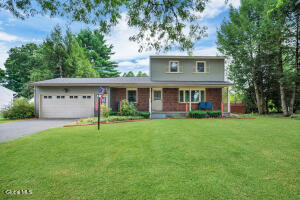 15 Walter Drive Saratoga Springs, NY 12866