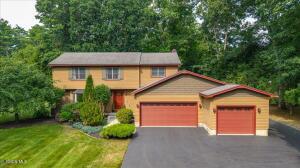 15 Cedarcrest Drive Saratoga Springs, NY 12866