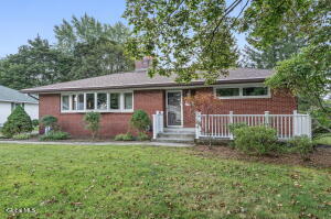 27 W Glenwood Drive Latham, NY 12110