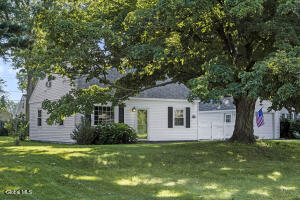 1083 Inner Drive Schenectady, NY 12303