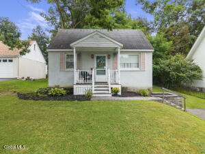 33 Evelyn Avenue Amsterdam, NY 12010