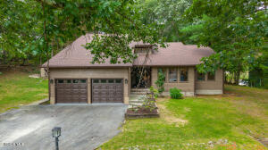 8 Fox Hollow Lane Queensbury, NY 12804