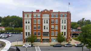 33 Church Street Saratoga Springs, NY 12866