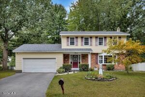 12 Chris Drive Schenectady, NY 12309