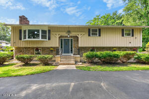 16 Golf Road Schenectady, NY 12304