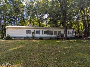 40 Huntington Drive Freehold, NY 12431